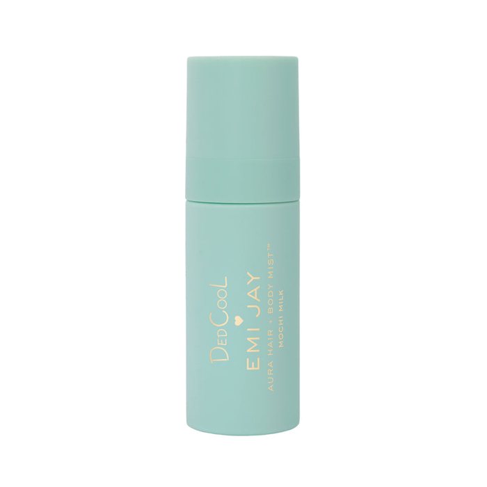 Aura Hair + Body Mist in Mochi Milk — DedCool × Emi Jay (foto oficial)